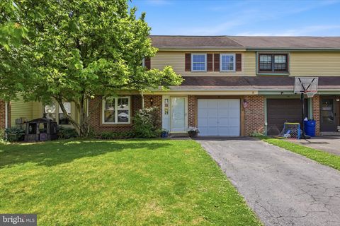 Townhouse For Sale - 34 Greenwoods Drive<br/> Montgomery County, HORSHAM, PA 19044