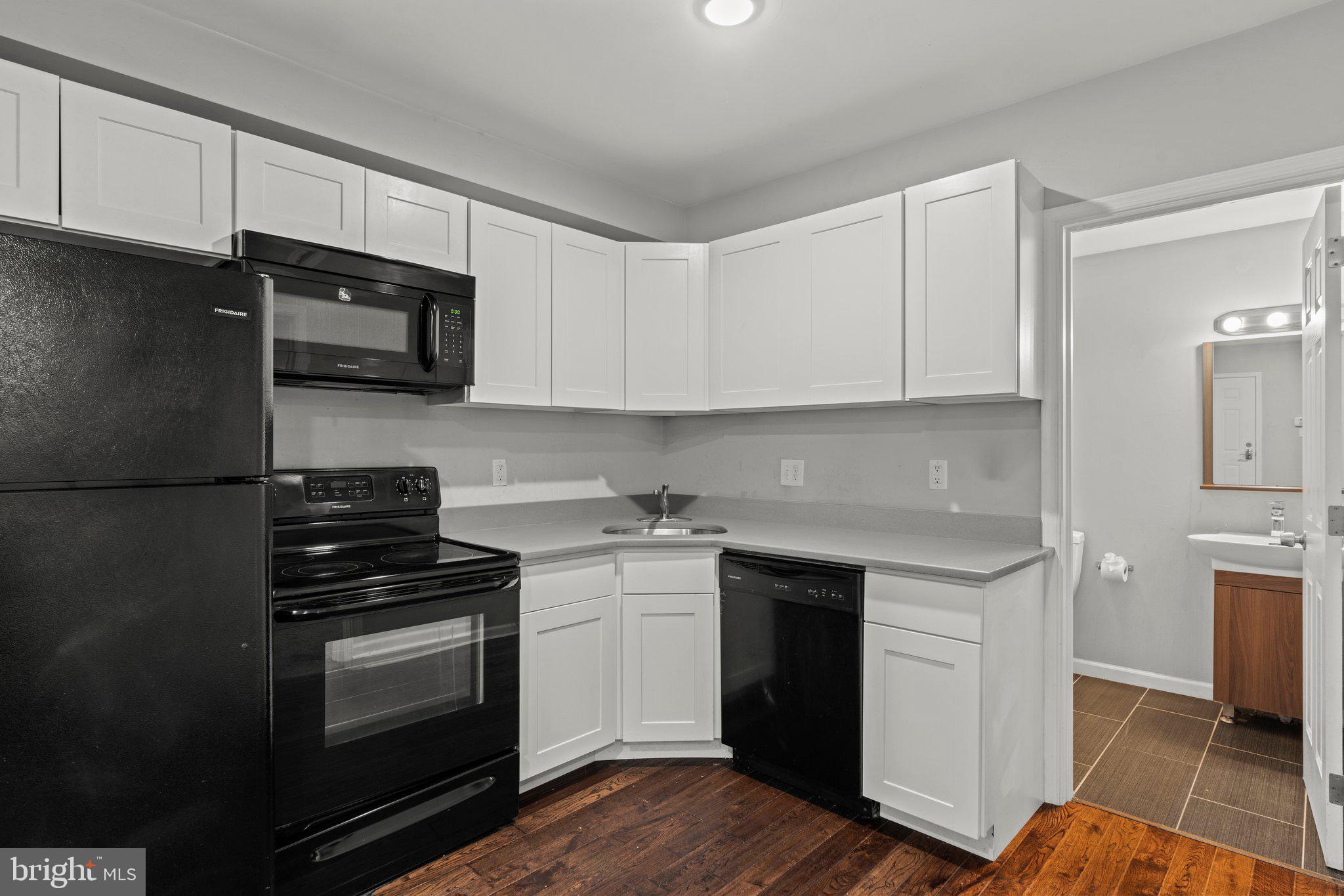 TEMPLE UNIVERSITY - Residential Lease