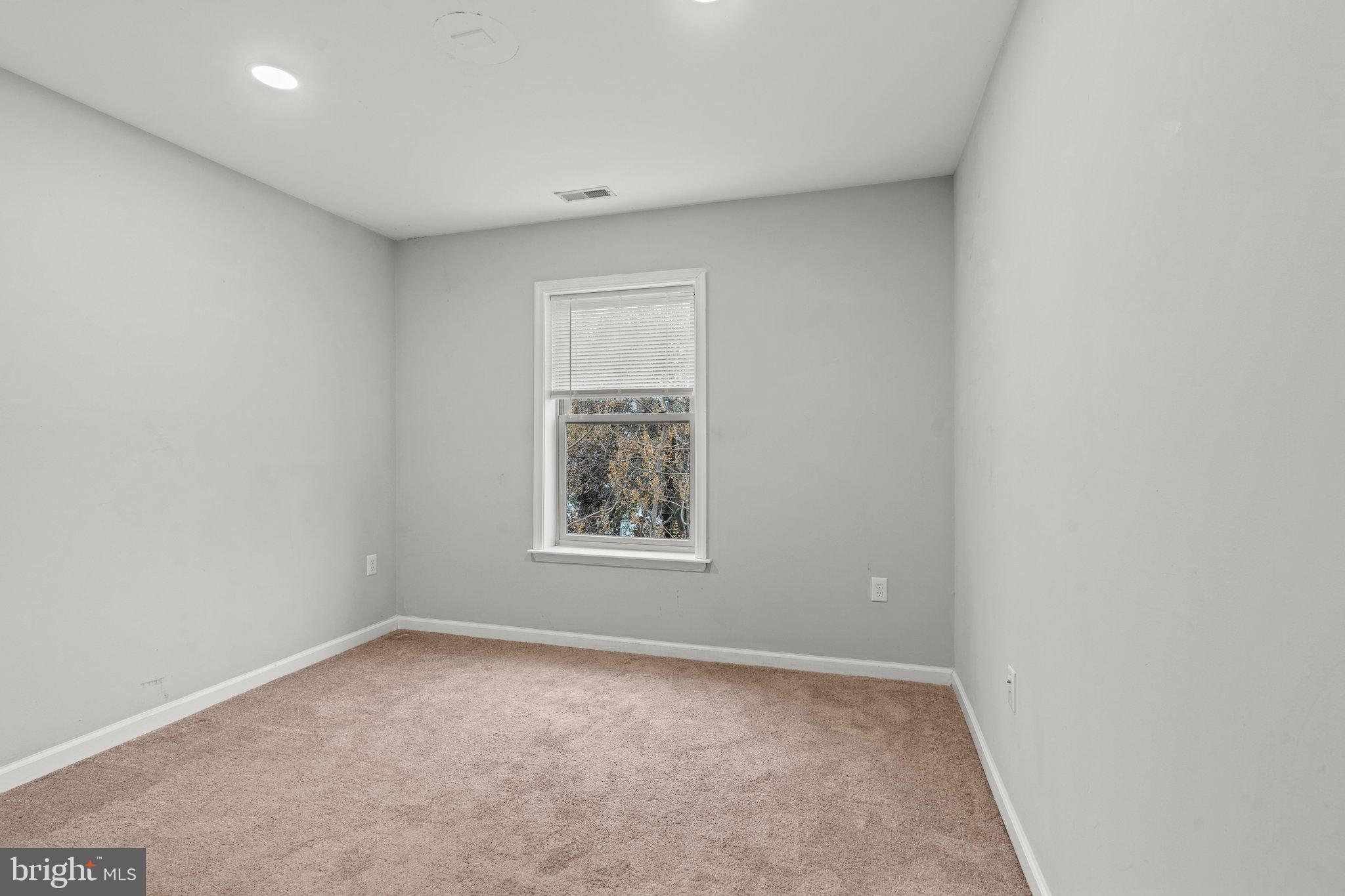 TEMPLE UNIVERSITY - Residential Lease