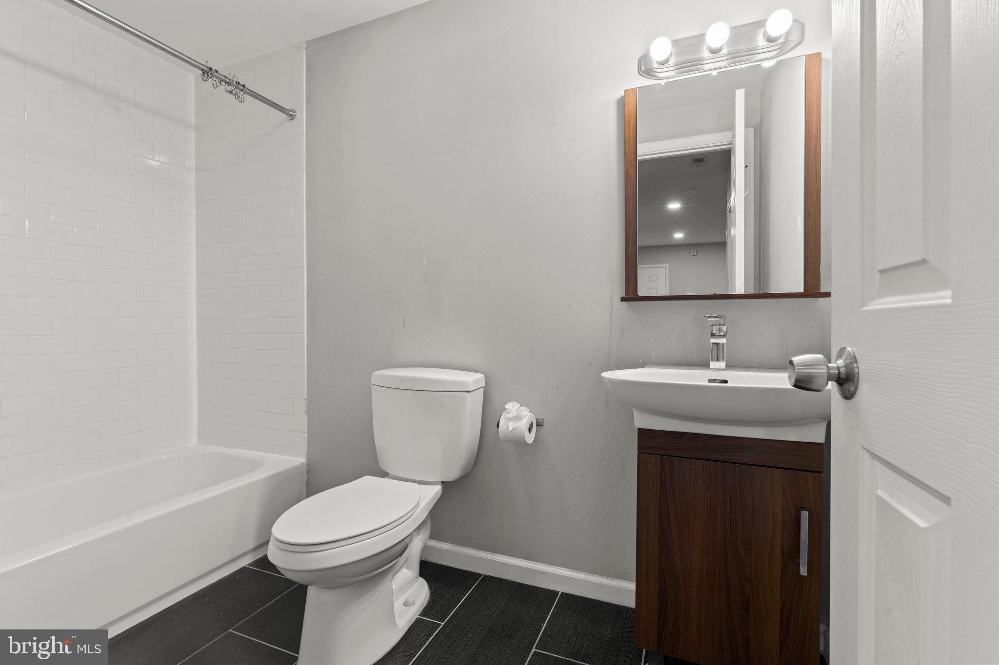 TEMPLE UNIVERSITY - Residential Lease