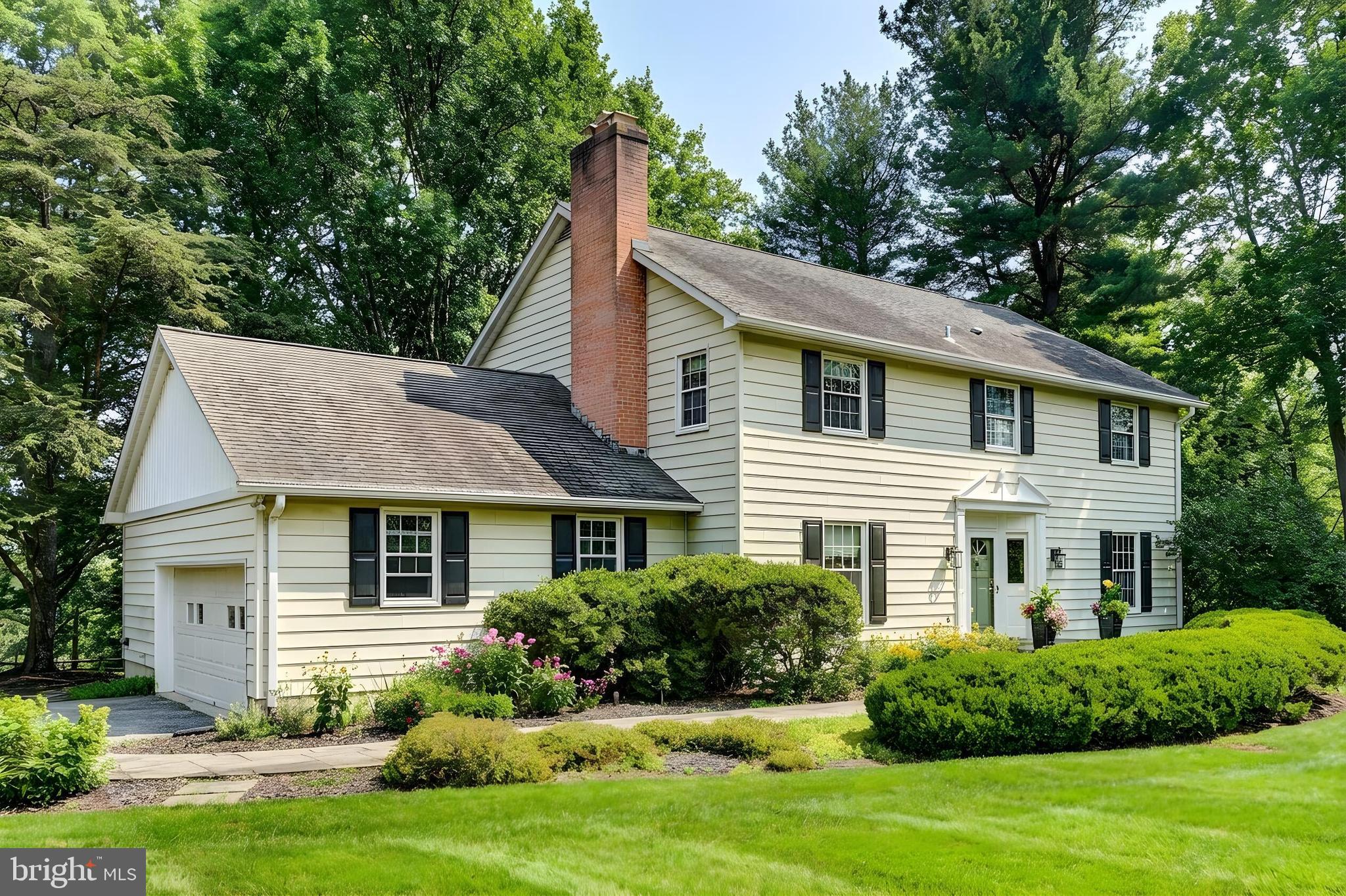 HAPPY HOLLOW WOODS - Residential