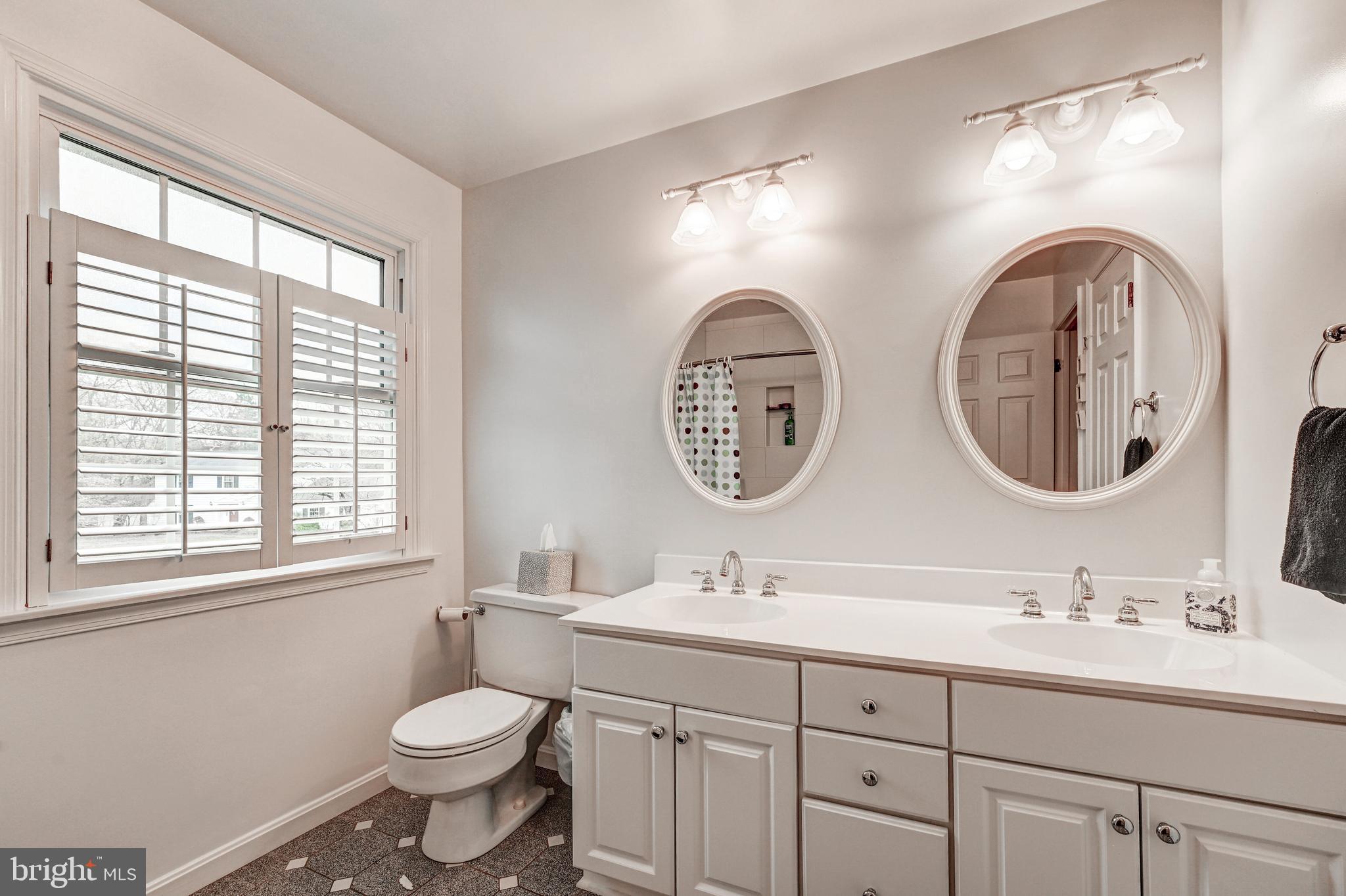 HAPPY HOLLOW WOODS - Residential