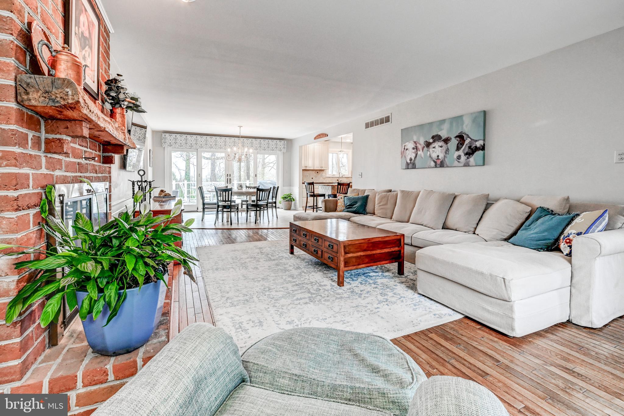 HAPPY HOLLOW WOODS - Residential