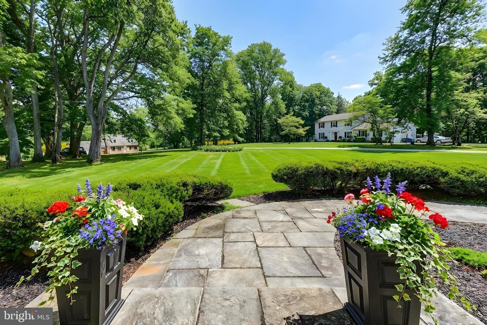 HAPPY HOLLOW WOODS - Residential