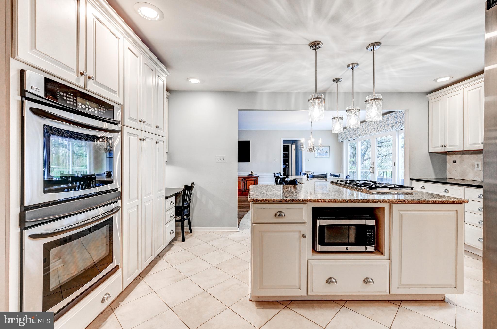 HAPPY HOLLOW WOODS - Residential