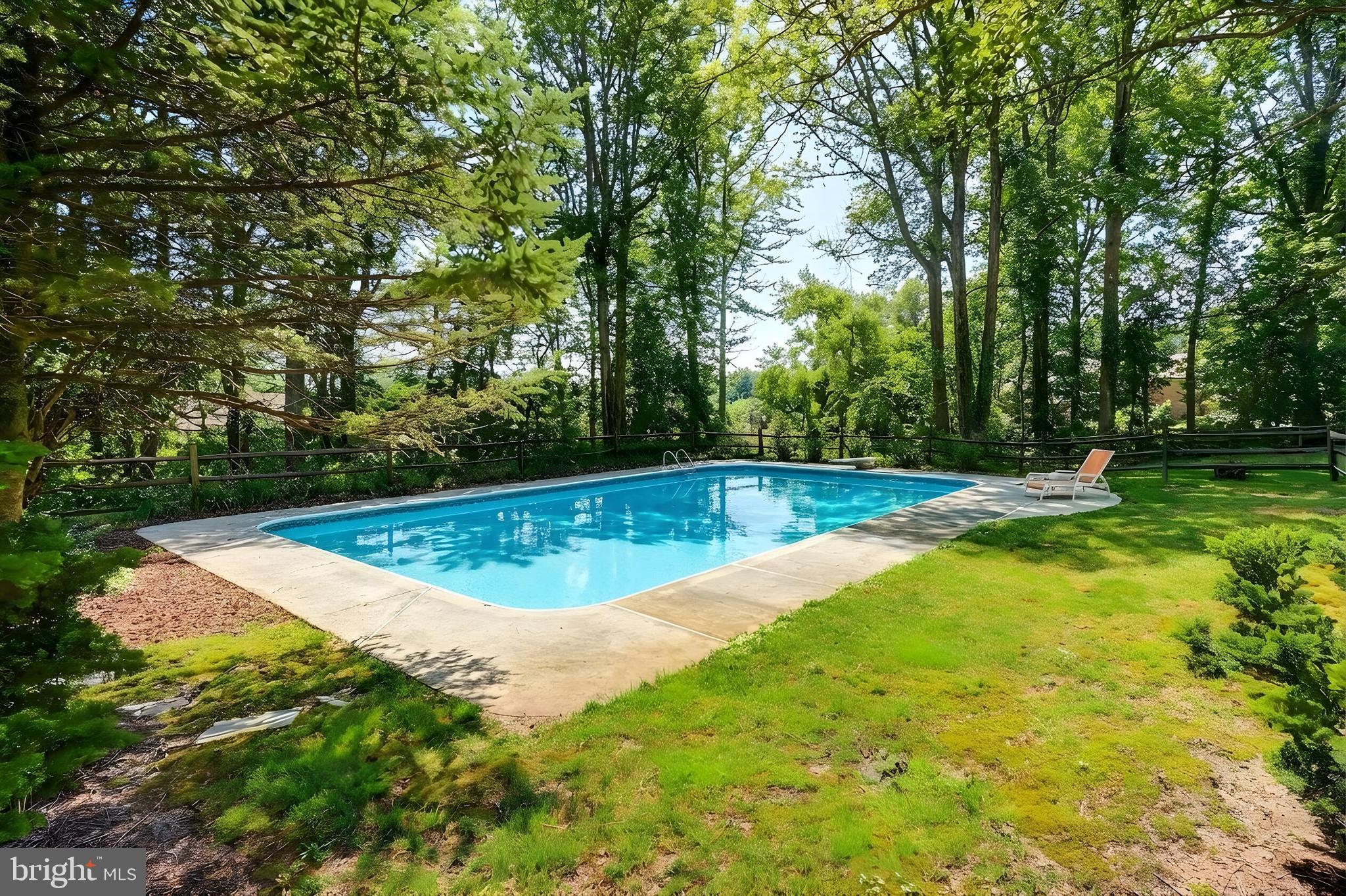 HAPPY HOLLOW WOODS - Residential