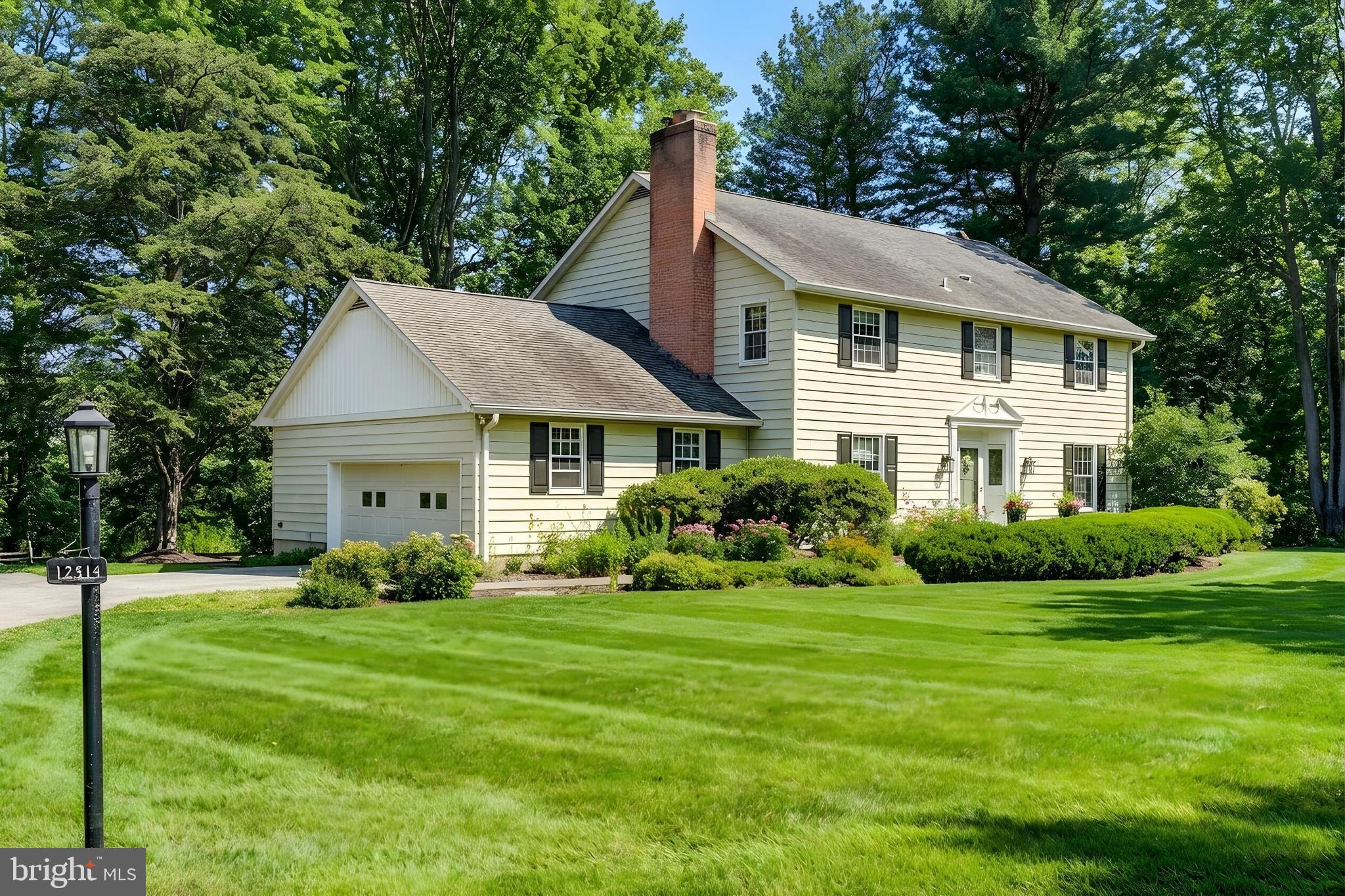 HAPPY HOLLOW WOODS - Residential