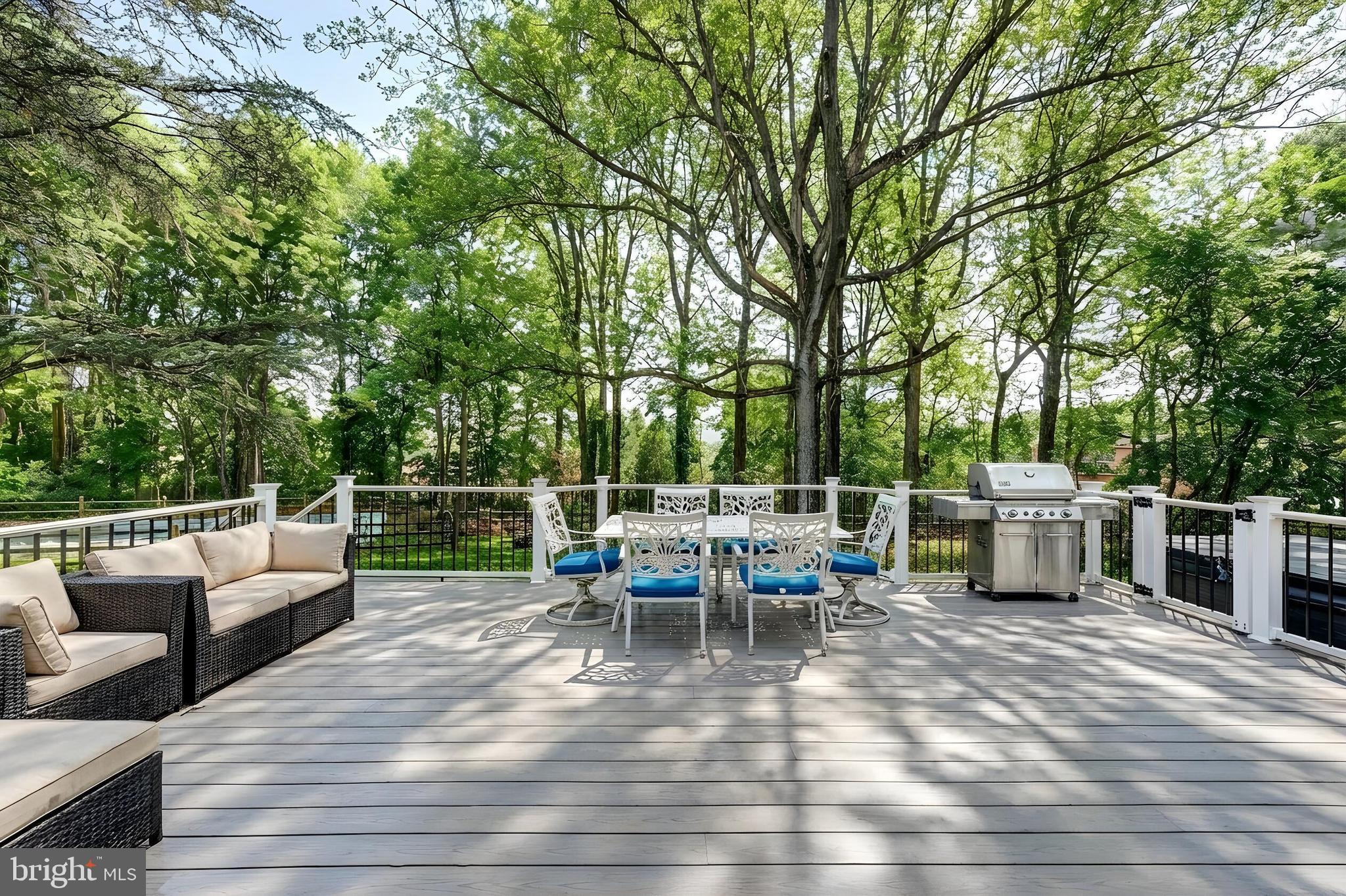 HAPPY HOLLOW WOODS - Residential