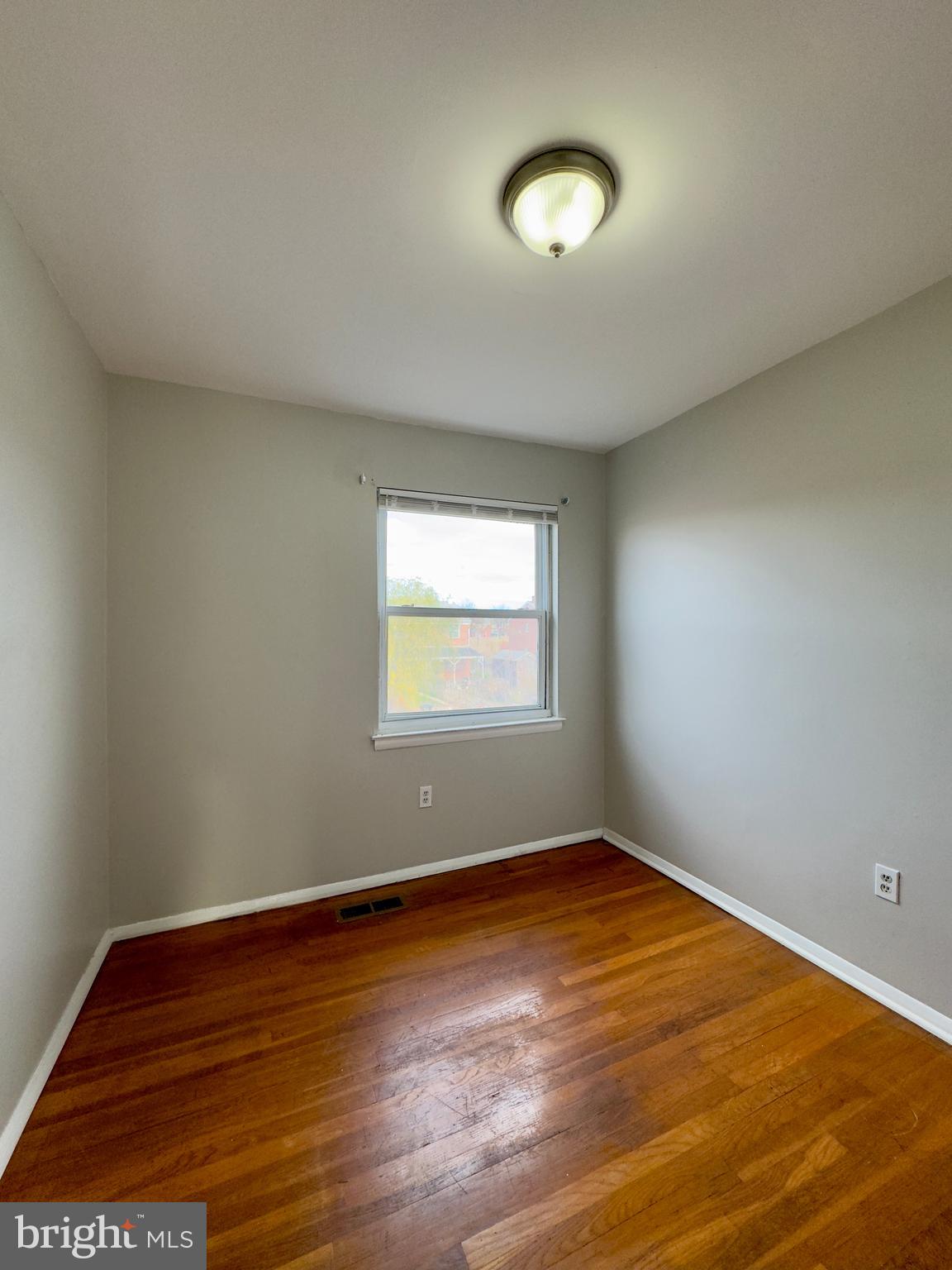 ESSEX - Residential Lease