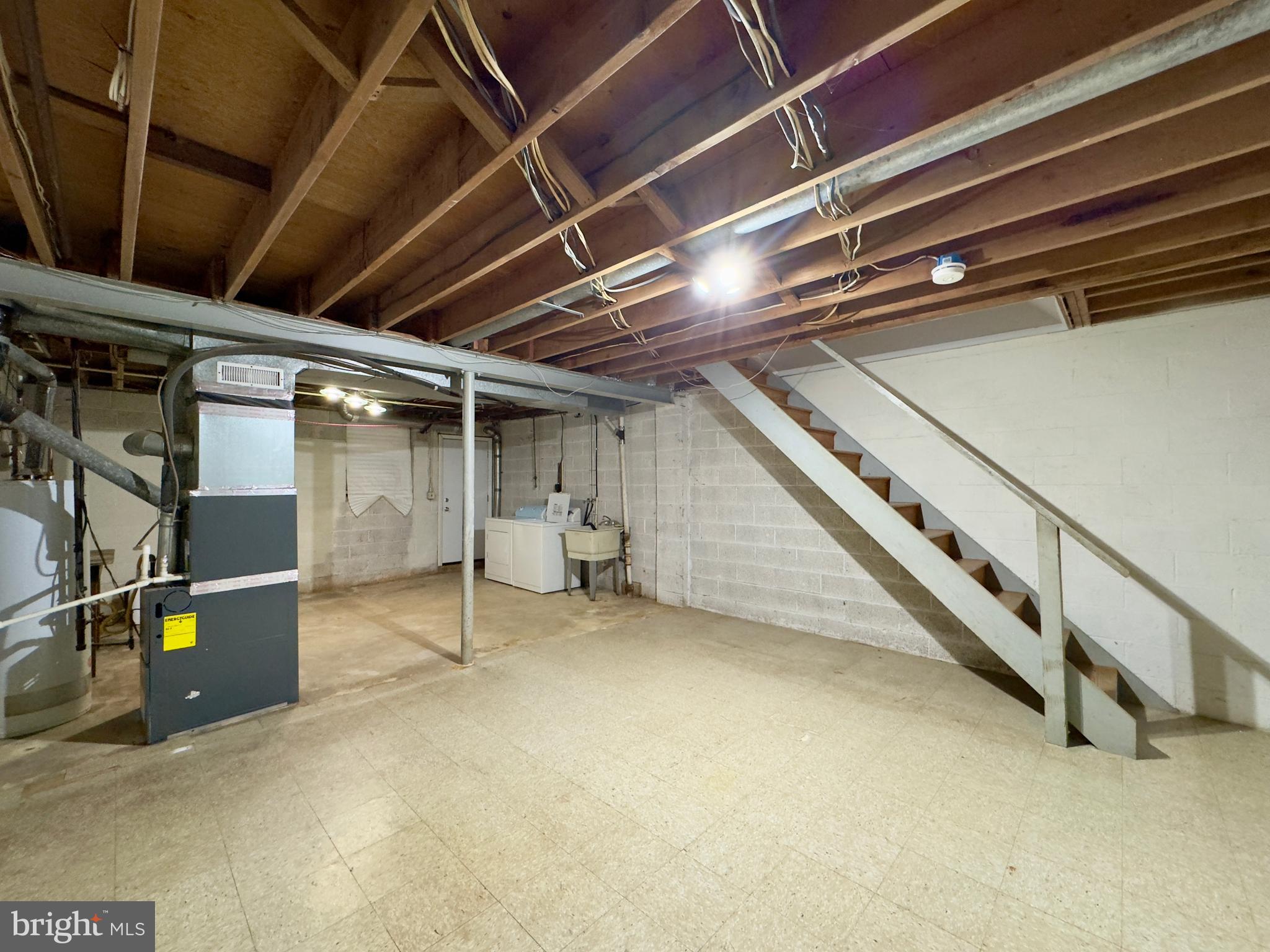 ESSEX - Residential Lease