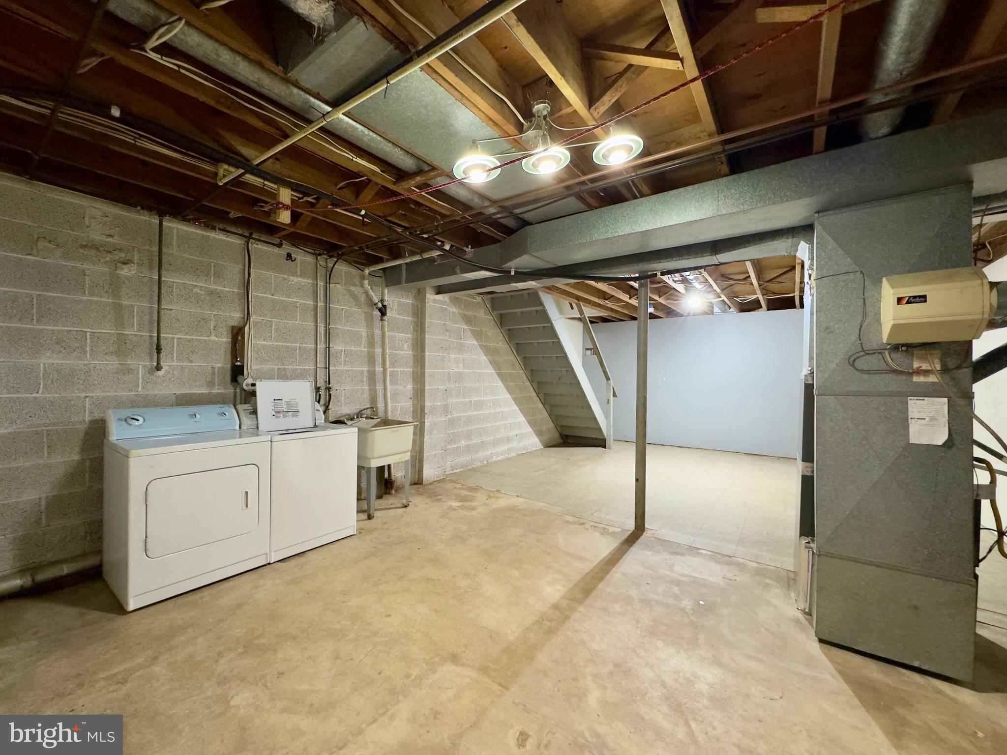 ESSEX - Residential Lease