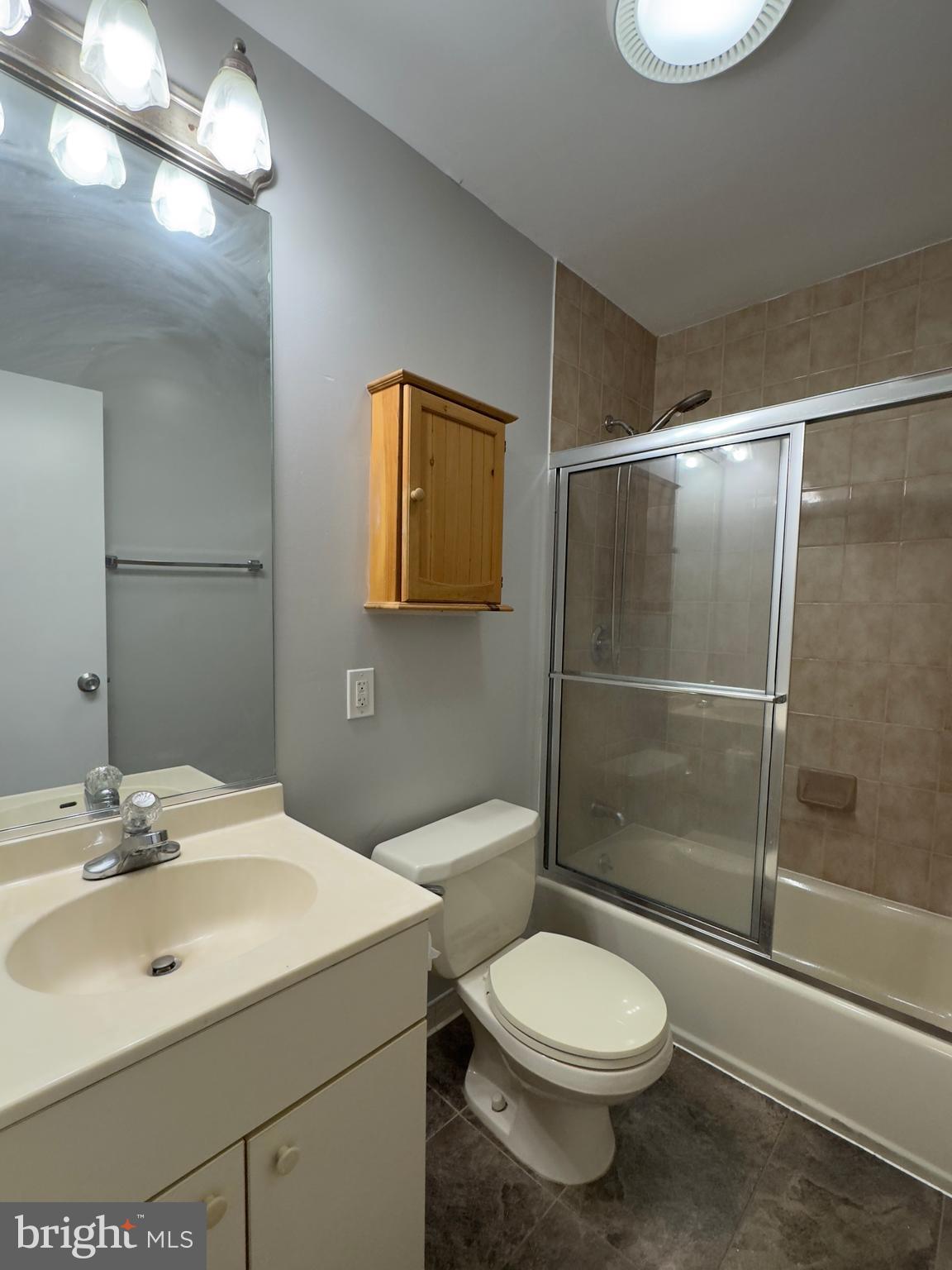 ESSEX - Residential Lease