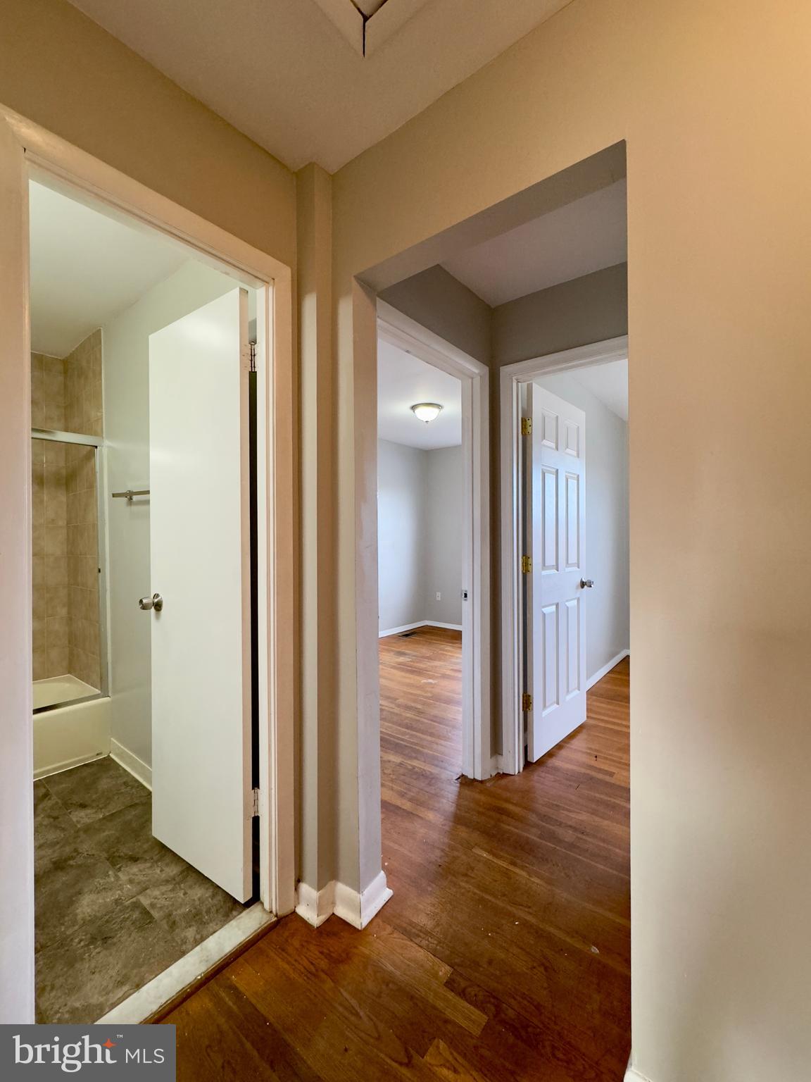 ESSEX - Residential Lease