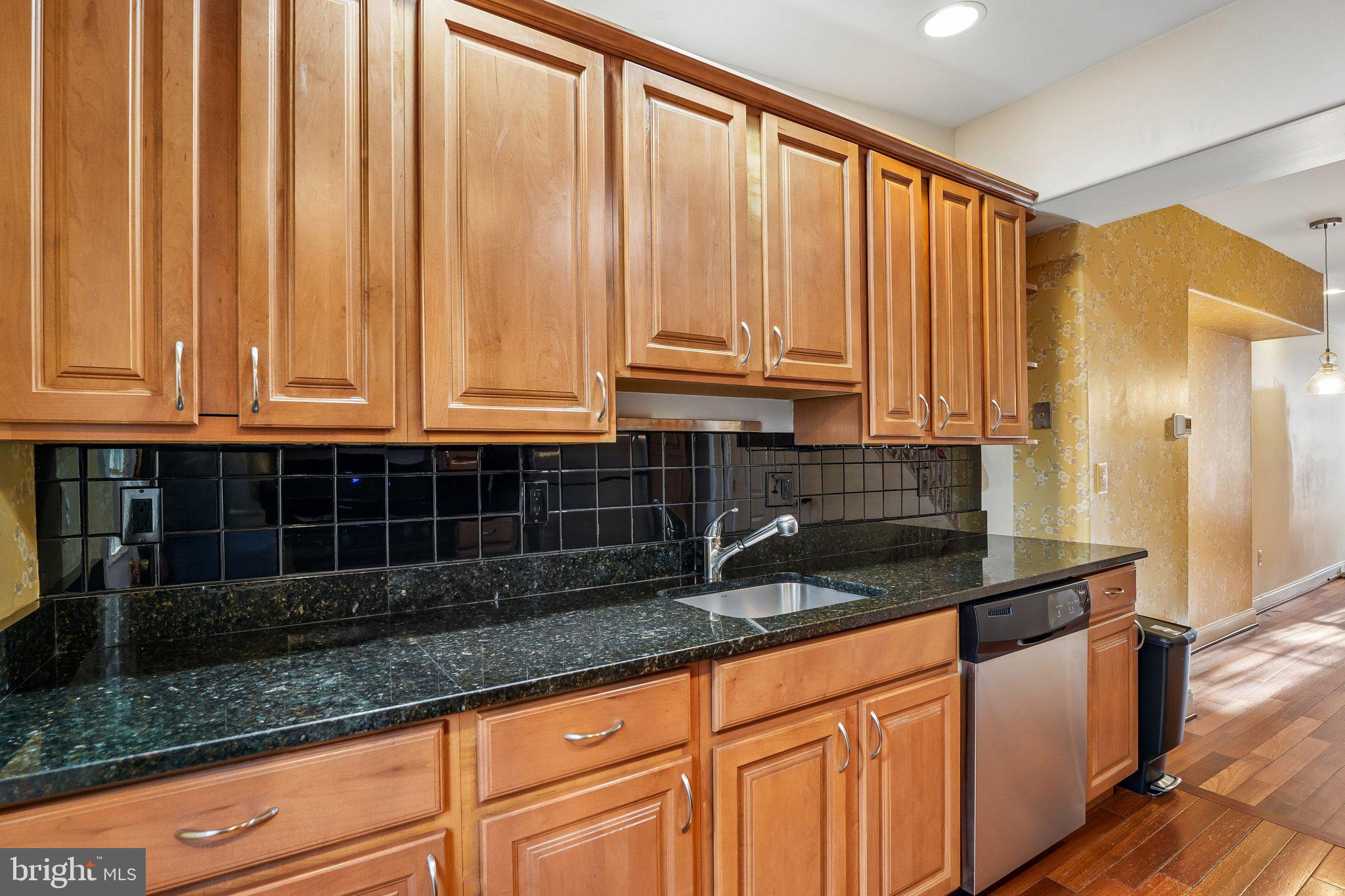 RIVERSIDE - Residential