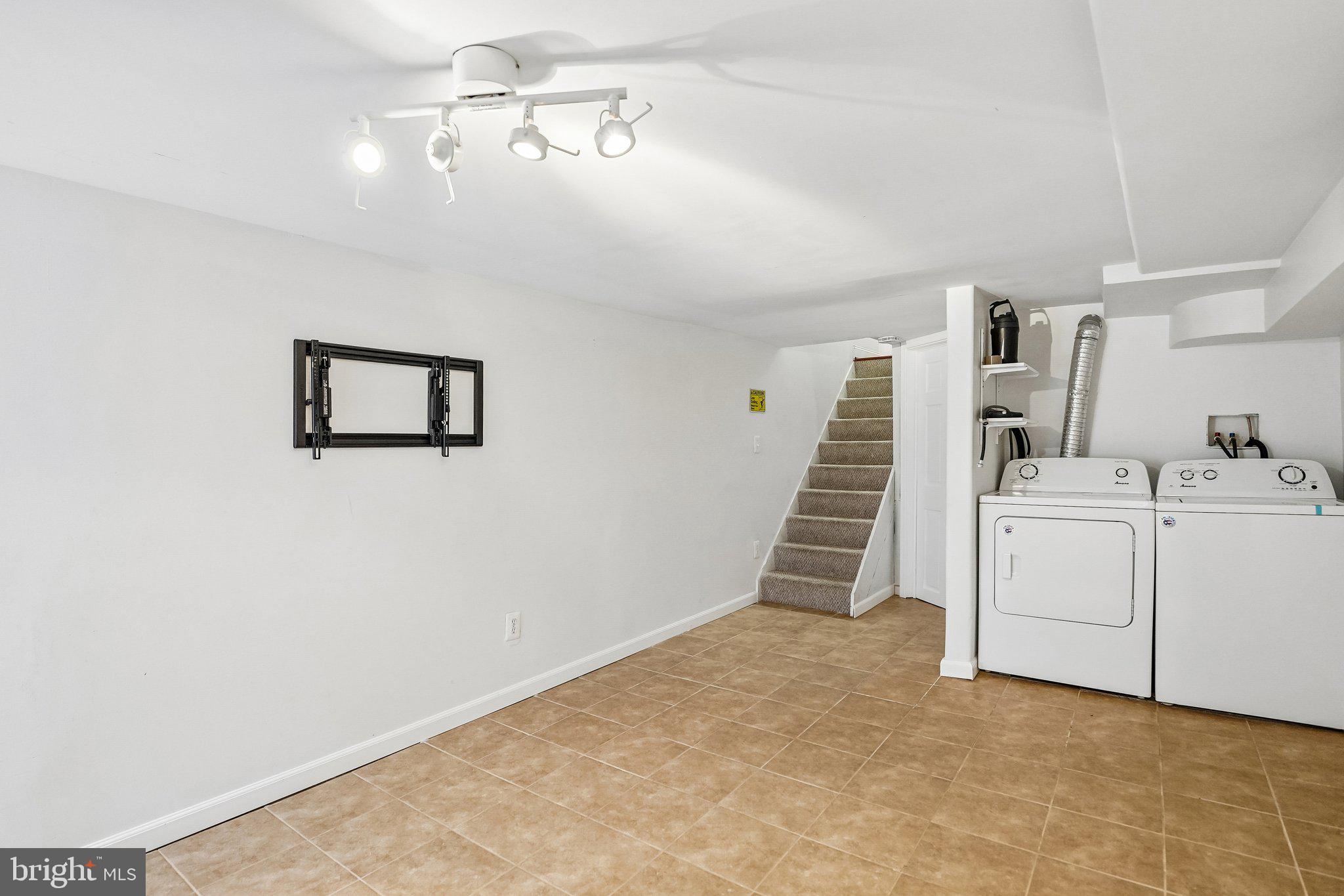 RIVERSIDE - Residential