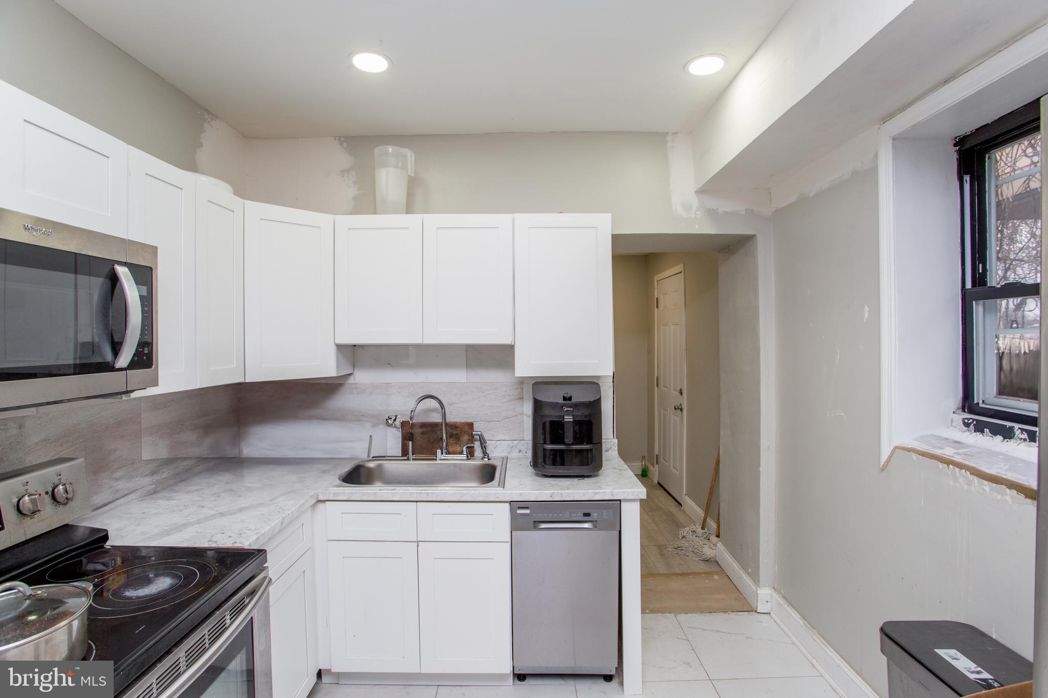 PHILADELPHIA (SOUTHWEST) - Residential