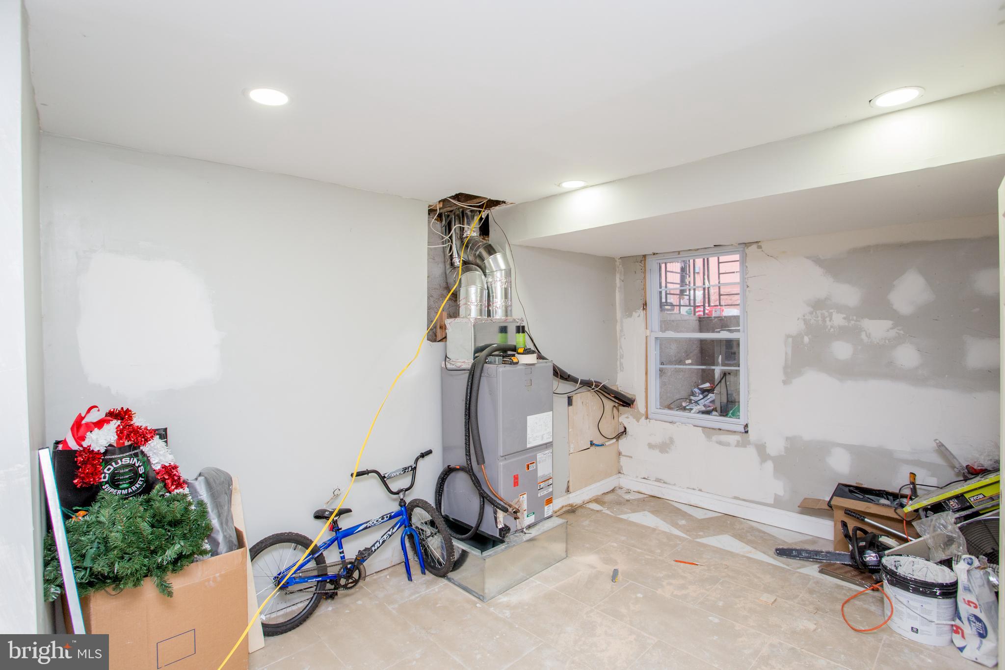 PHILADELPHIA (SOUTHWEST) - Residential