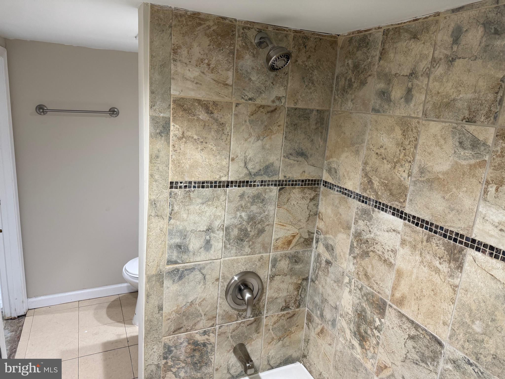 WAVERLY - Residential Lease