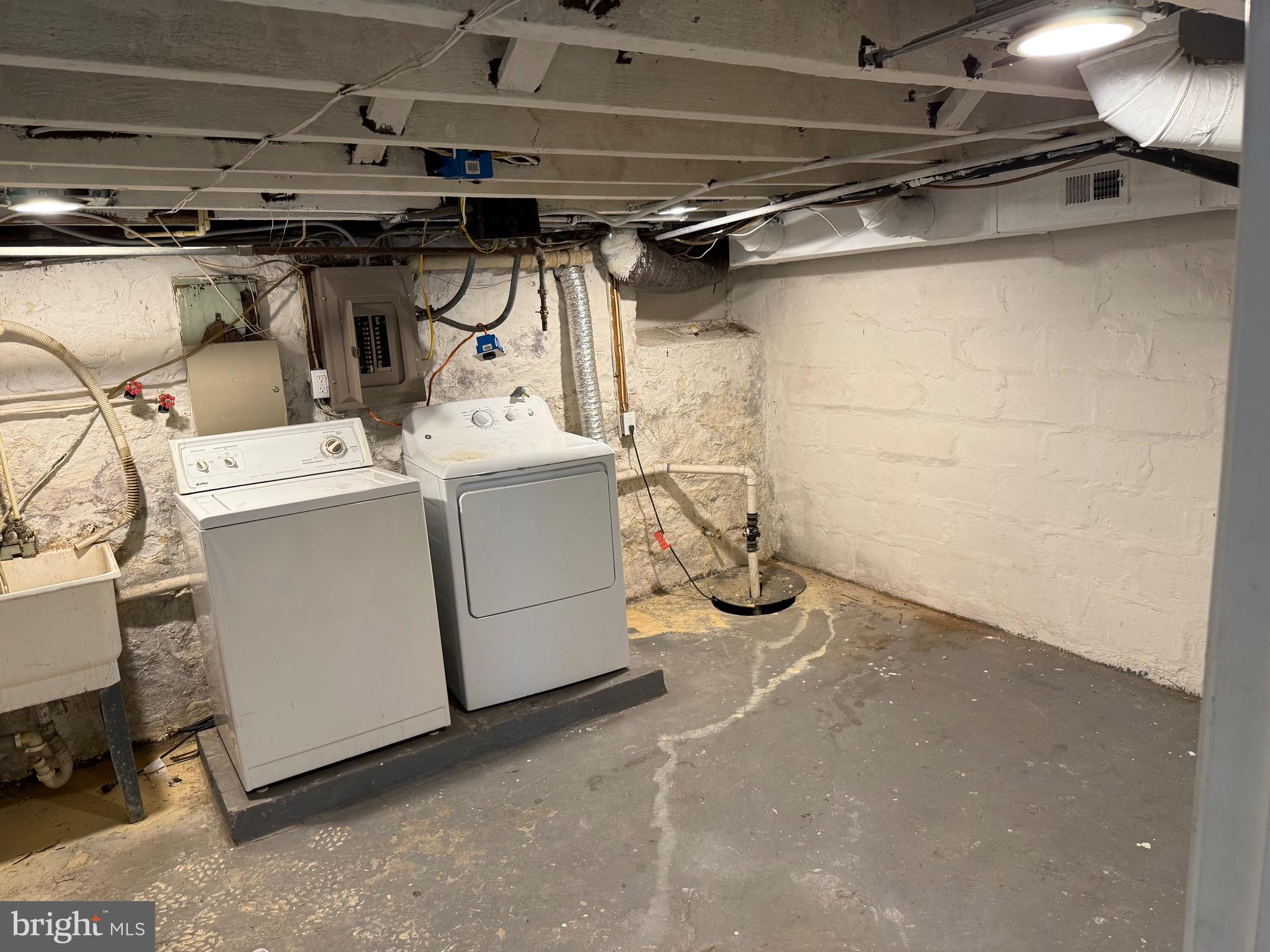 WAVERLY - Residential Lease