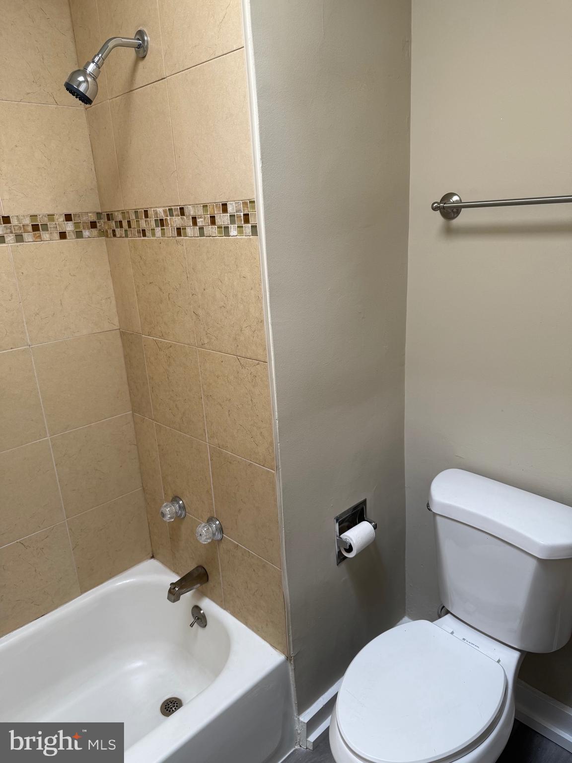 WAVERLY - Residential Lease