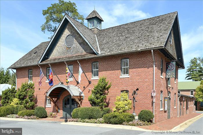 KENTLANDS - Residential