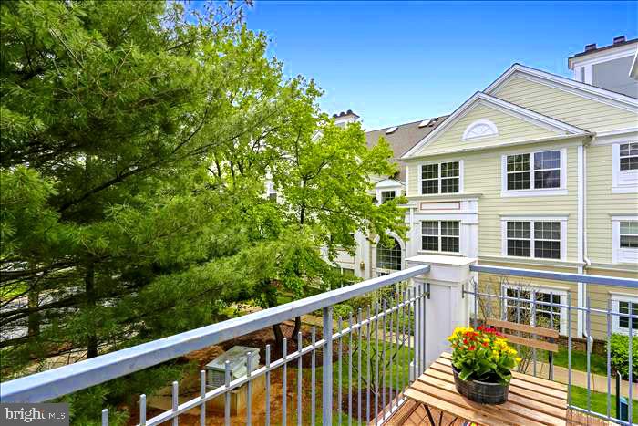 KENTLANDS - Residential