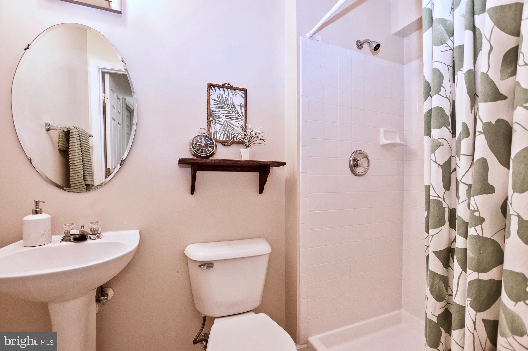 POTOMAC LAKES - Residential