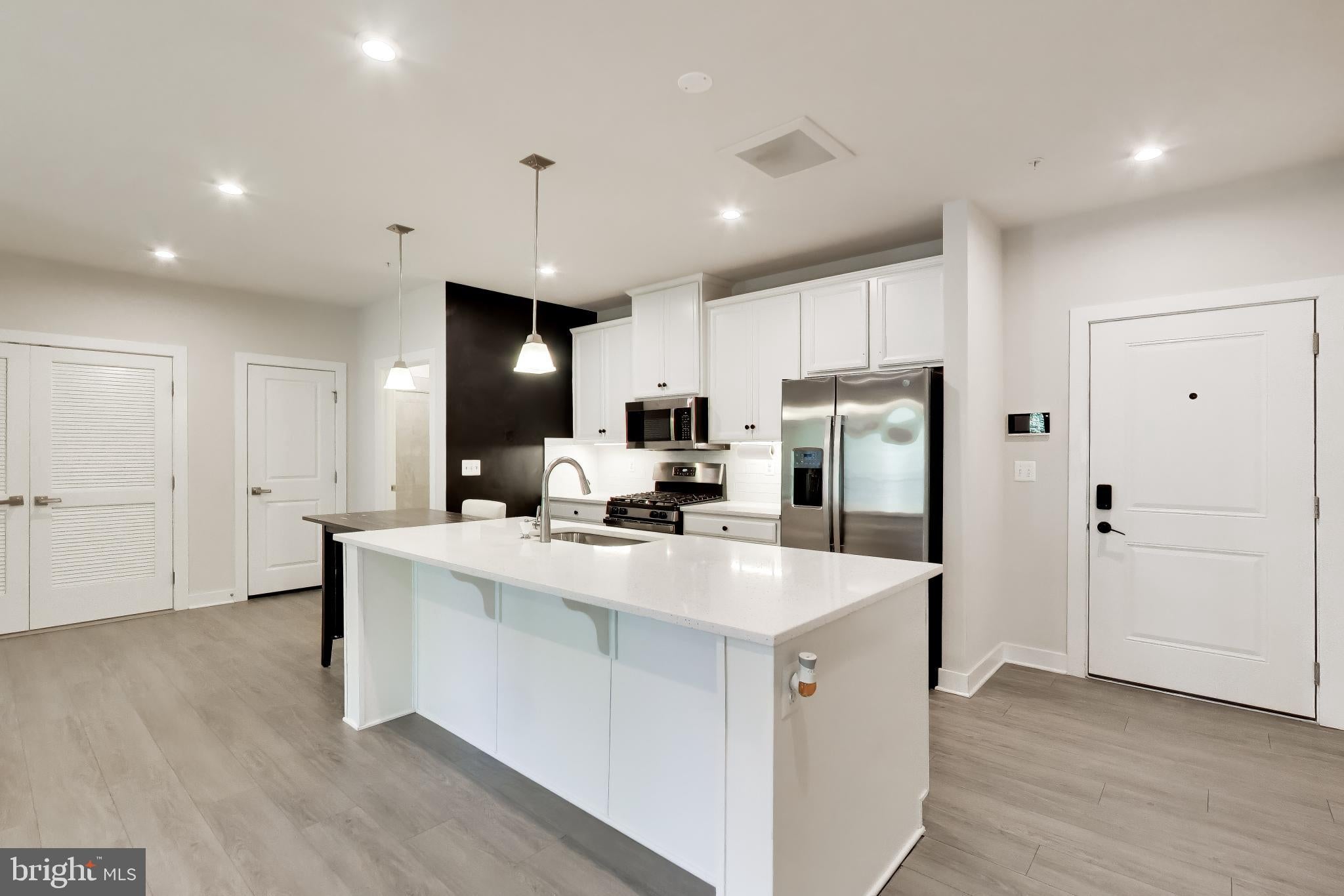 10411 RESORT ROAD J