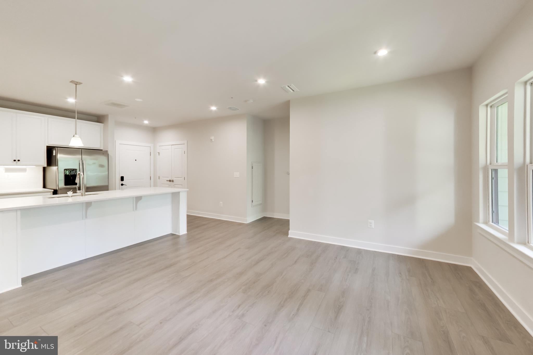 10411 RESORT ROAD J