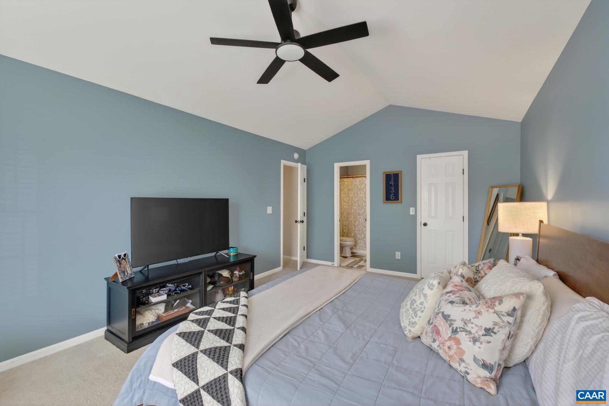LAKE REYNOVIA - Residential