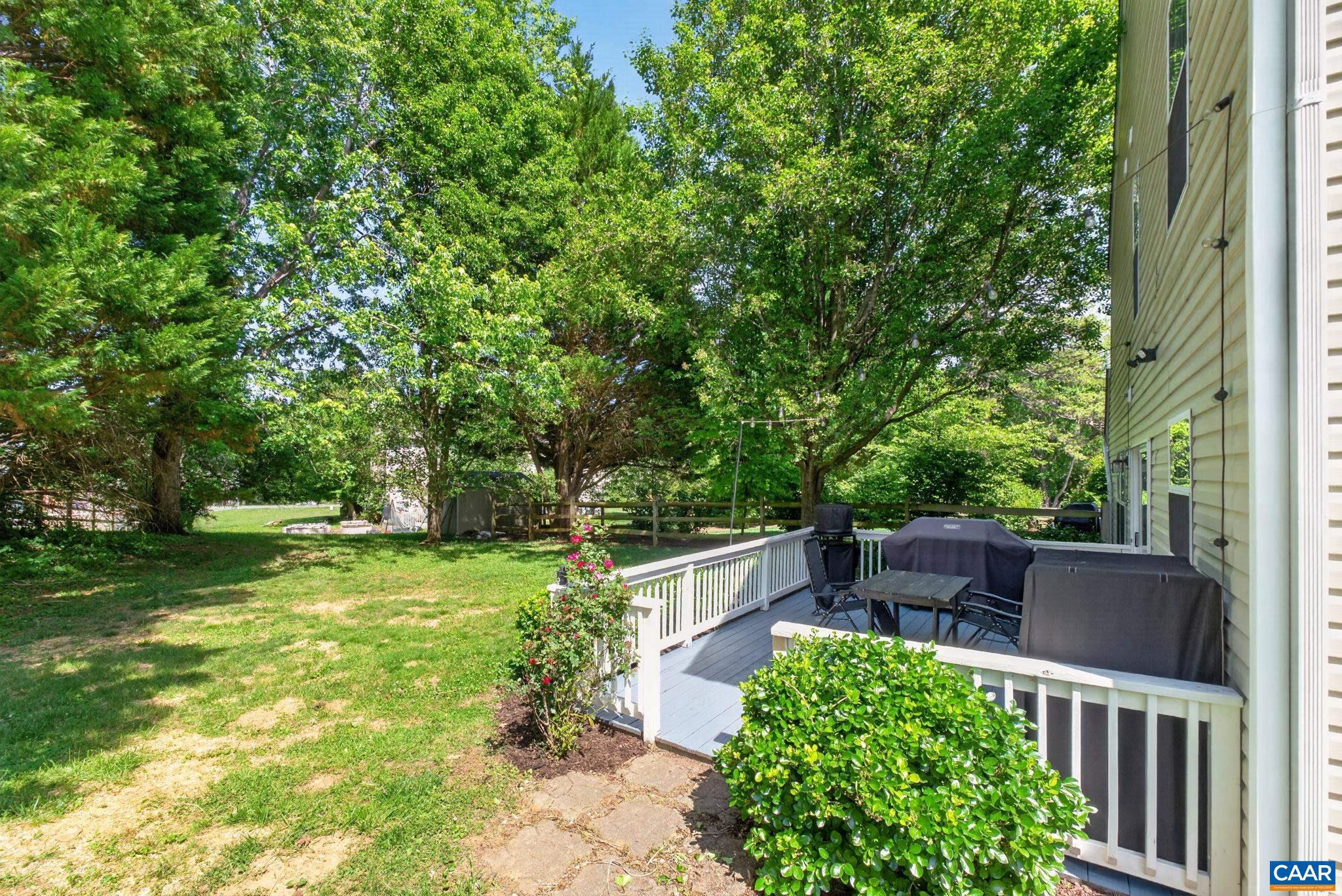 LAKE REYNOVIA - Residential