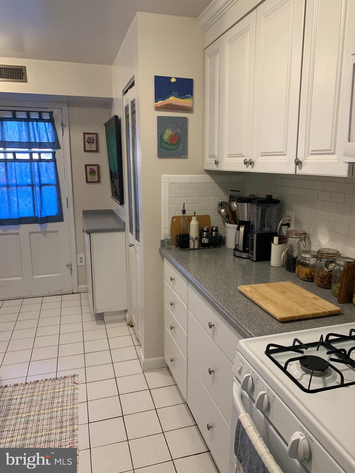 MAYFLOWER SQUARE - Residential