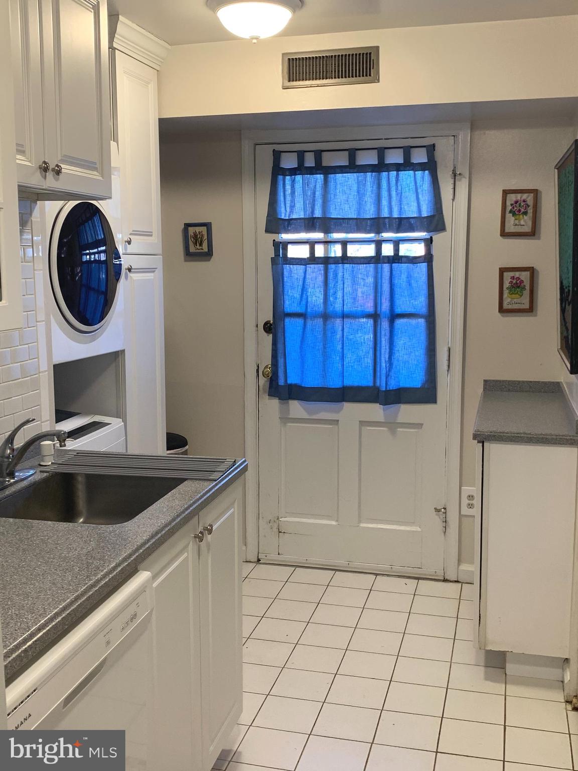 MAYFLOWER SQUARE - Residential