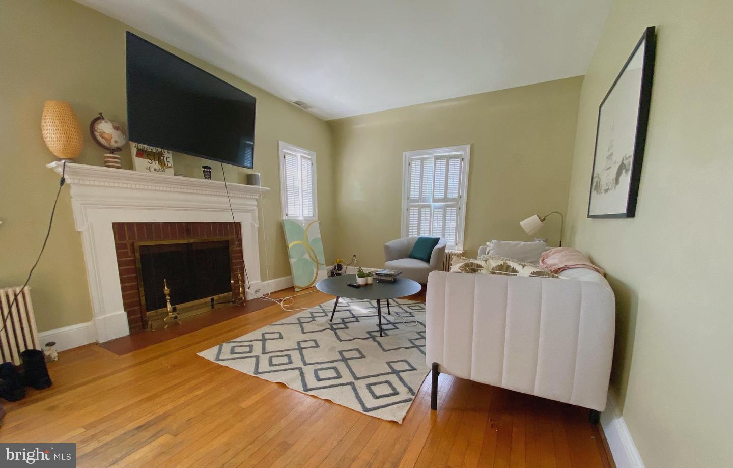 LYON VILLAGE - Residential Lease