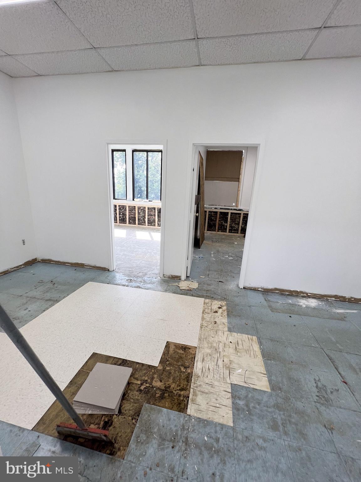 NOTTINGHAM - Commercial Sale