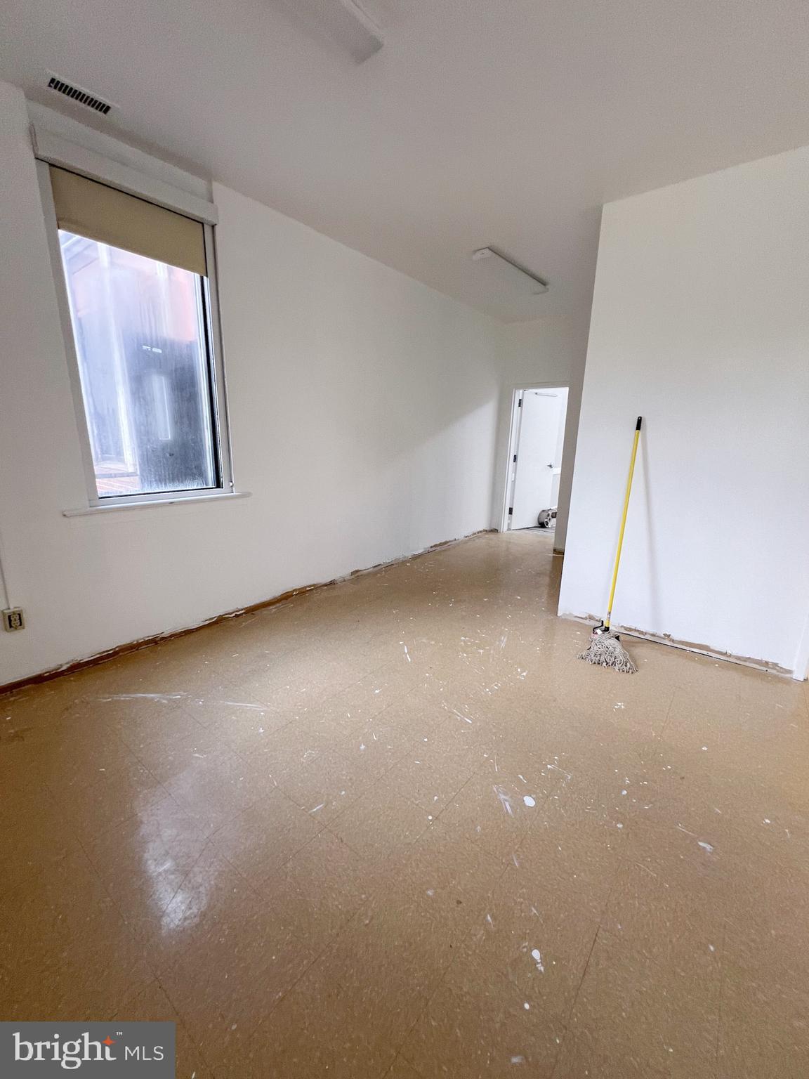 NOTTINGHAM - Commercial Sale