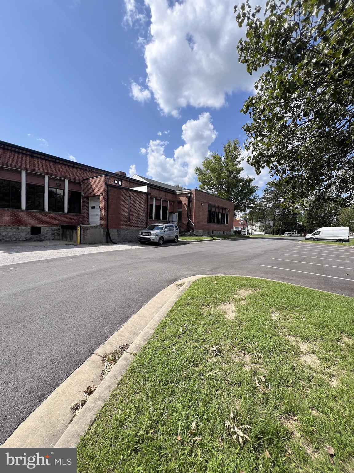 NOTTINGHAM - Commercial Sale