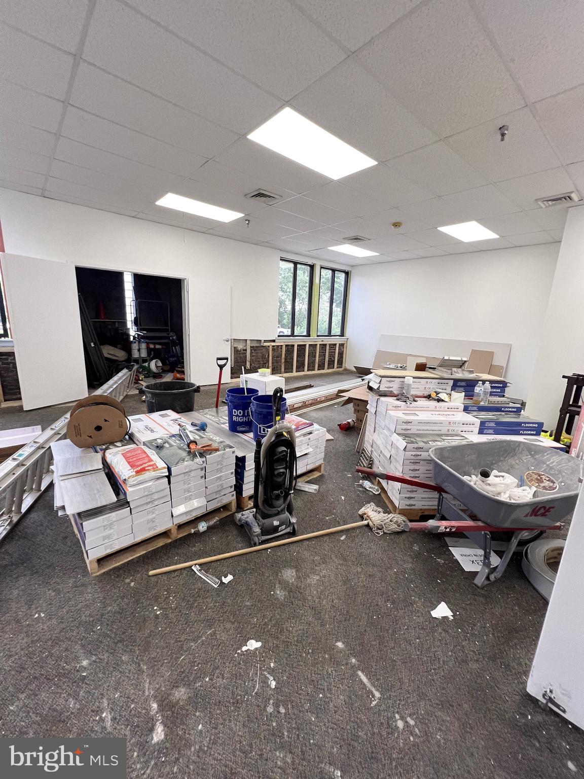 NOTTINGHAM - Commercial Sale