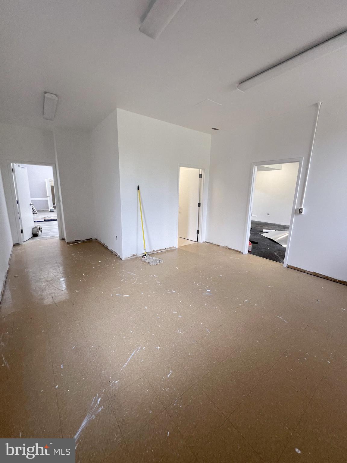 NOTTINGHAM - Commercial Sale