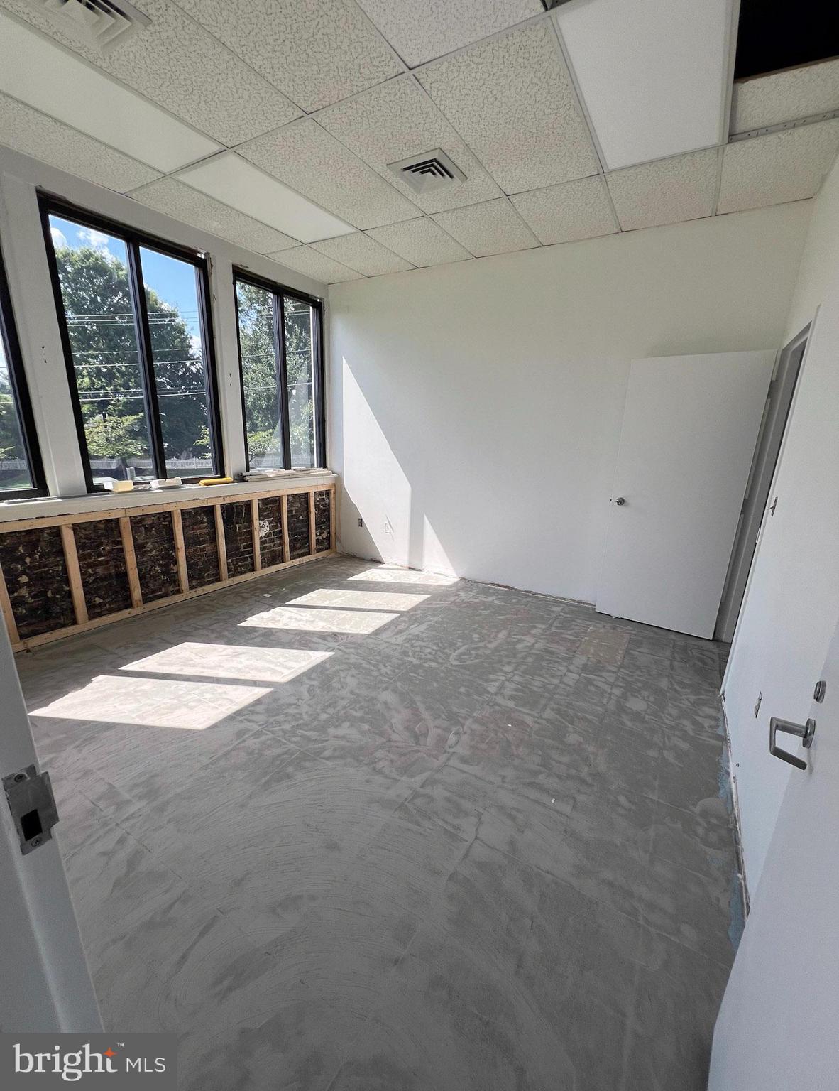 NOTTINGHAM - Commercial Sale