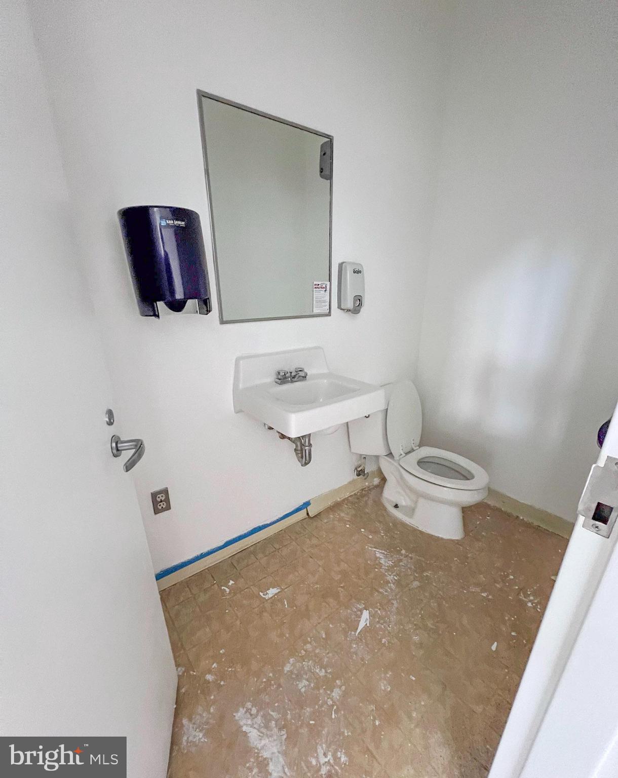 NOTTINGHAM - Commercial Sale