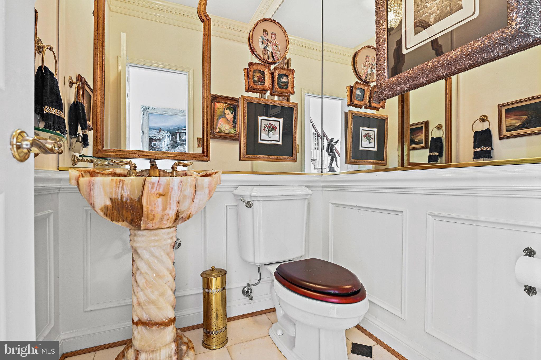 VALEWOOD MANOR - Residential