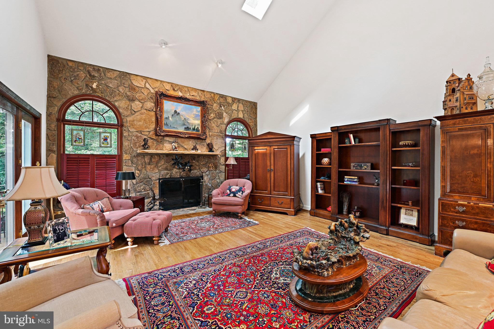 VALEWOOD MANOR - Residential