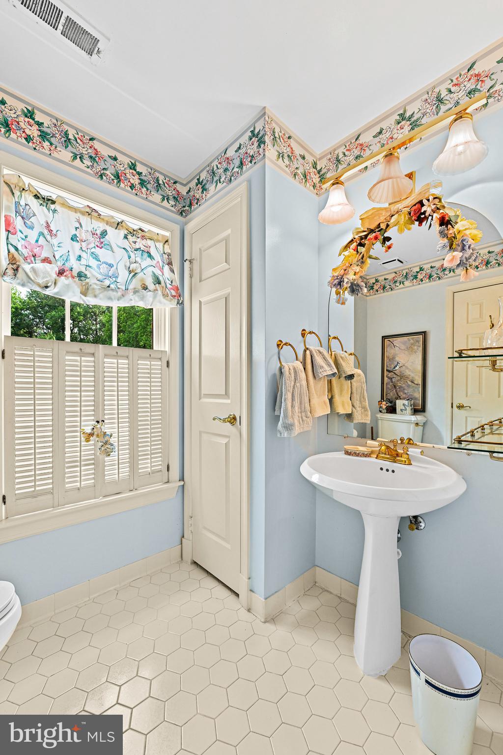 VALEWOOD MANOR - Residential