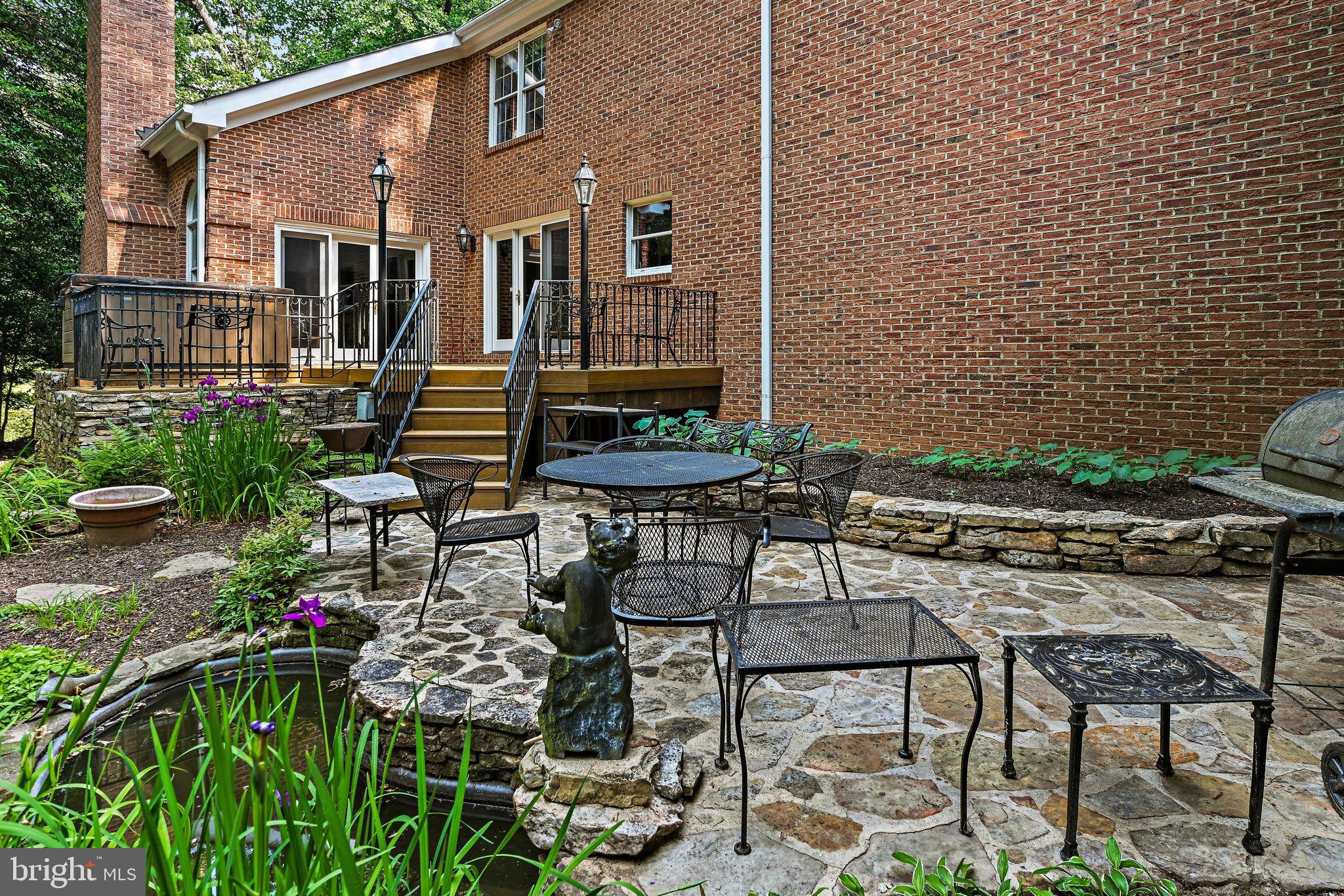 VALEWOOD MANOR - Residential