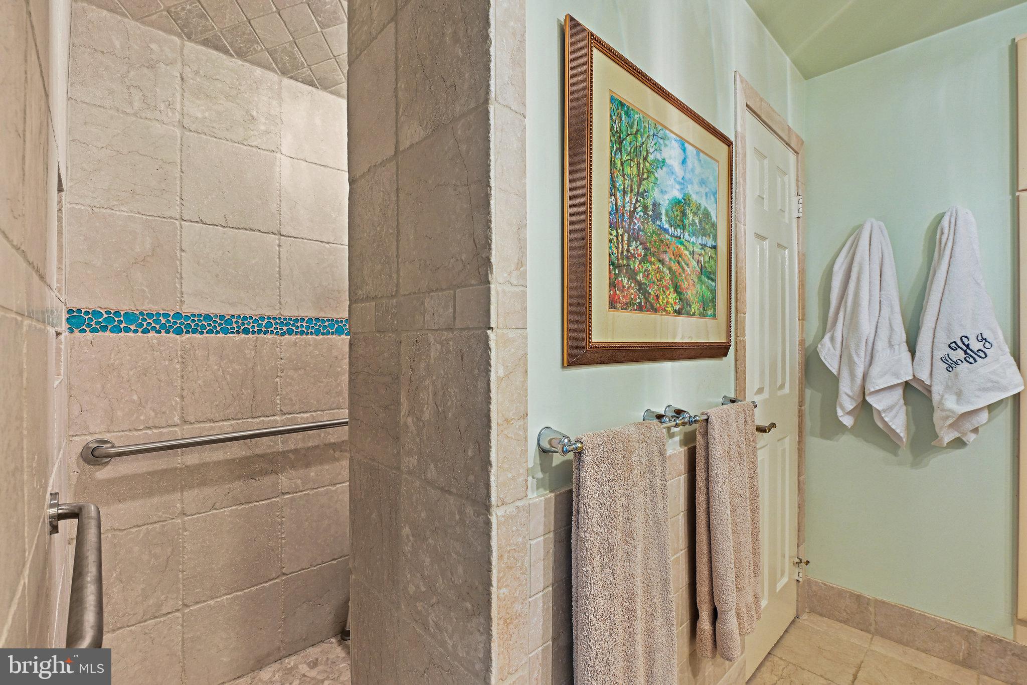 VALEWOOD MANOR - Residential