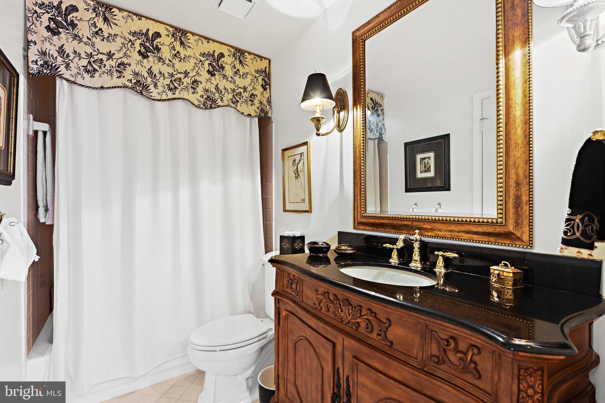 VALEWOOD MANOR - Residential