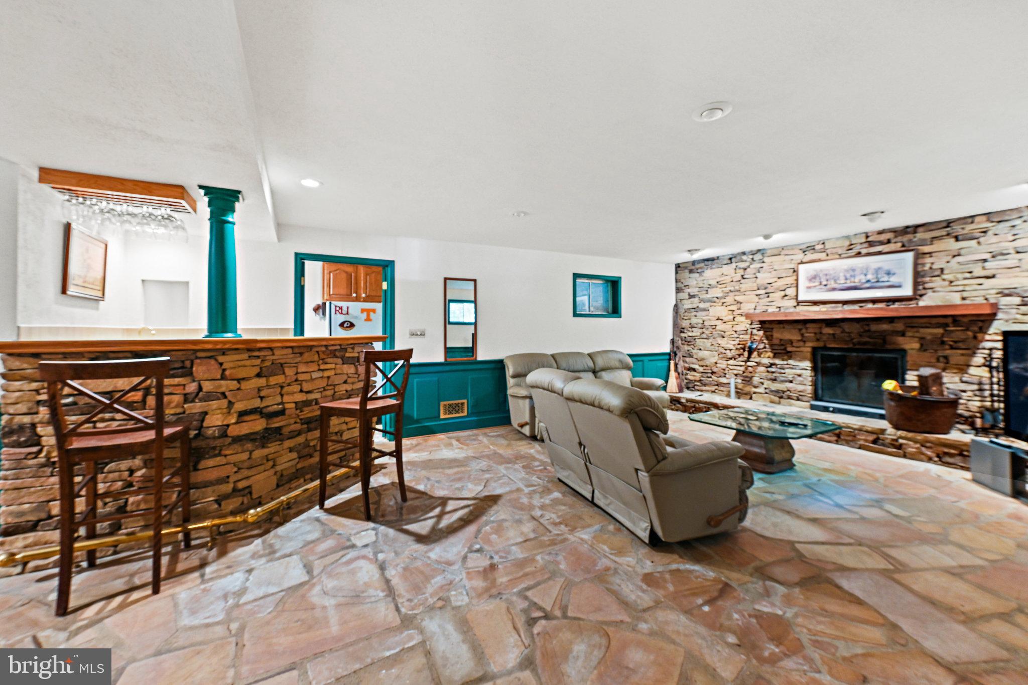 VALEWOOD MANOR - Residential