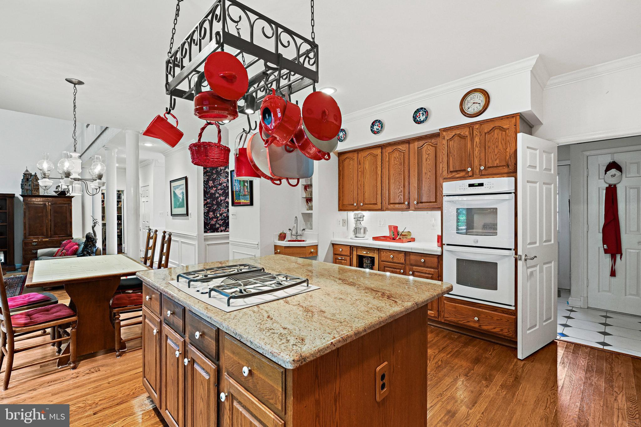 VALEWOOD MANOR - Residential