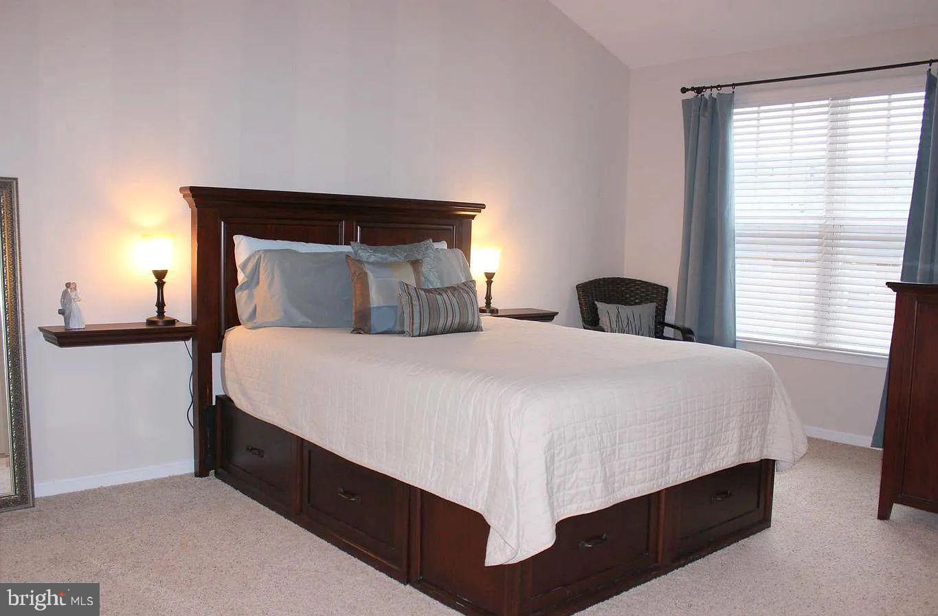 BROADLANDS SOUTH - Residential Lease